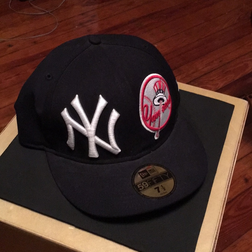 Men’s Yankee flatbill fitted